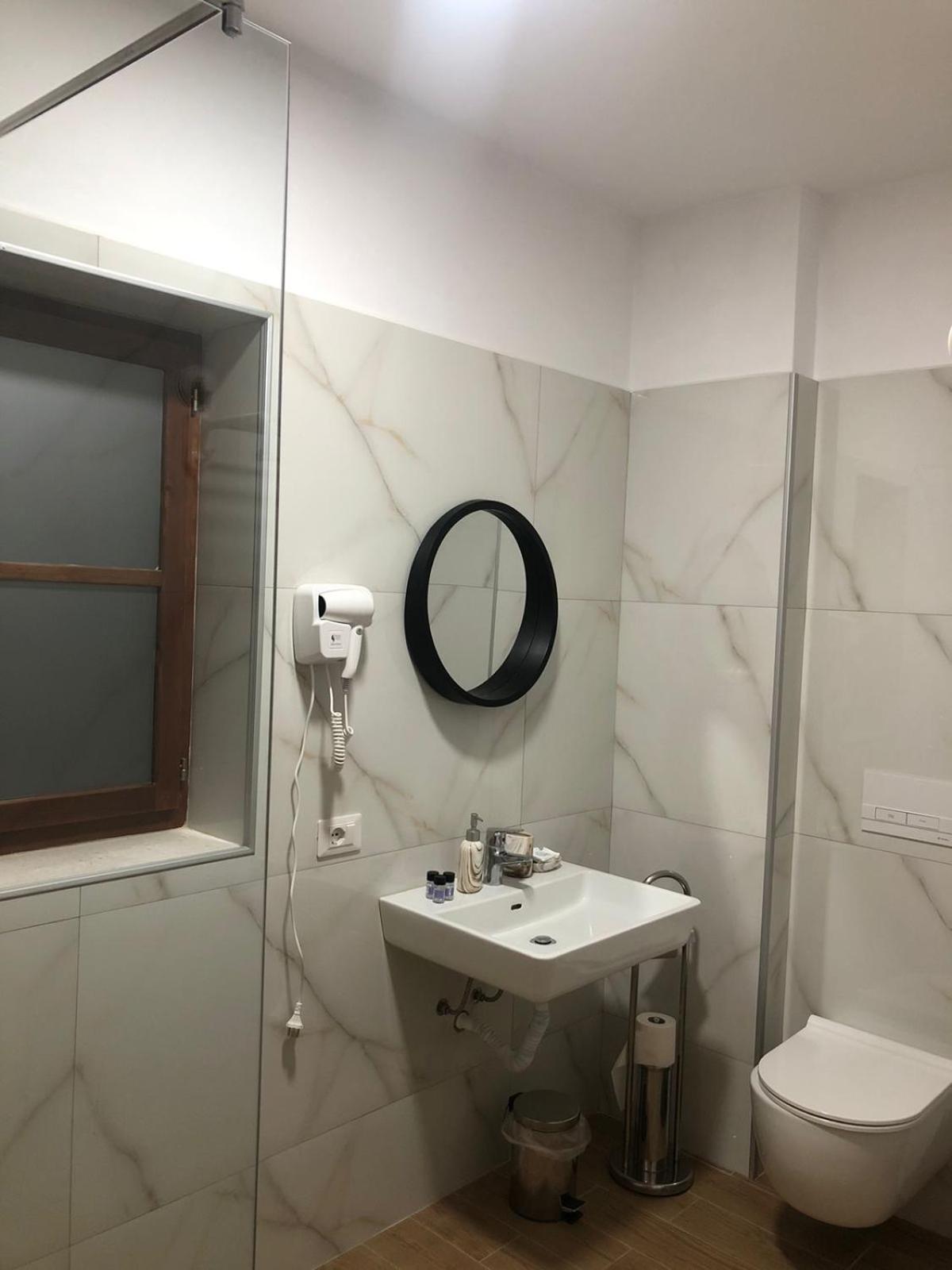 Hotel Kaso Ervehe Përmet Kültér fotó