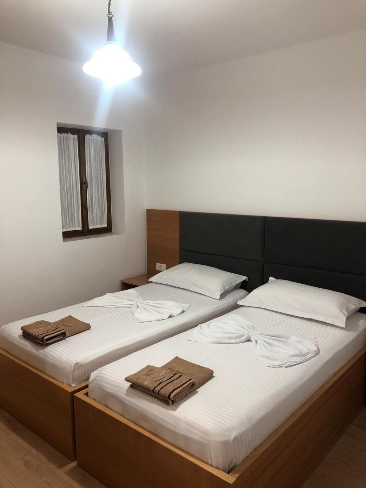 Hotel Kaso Ervehe Përmet Kültér fotó